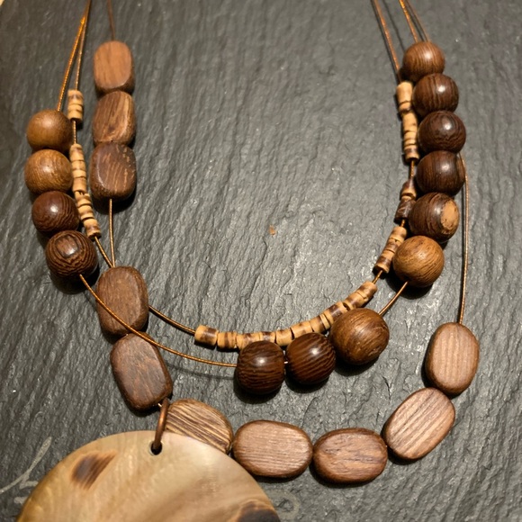 Shell and Beaded Necklace with Beaded Bracelet - Picture 3 of 8